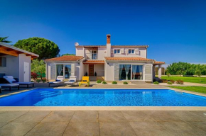 Family-Villa Captains House, beheizter Pool und riesiger Garten